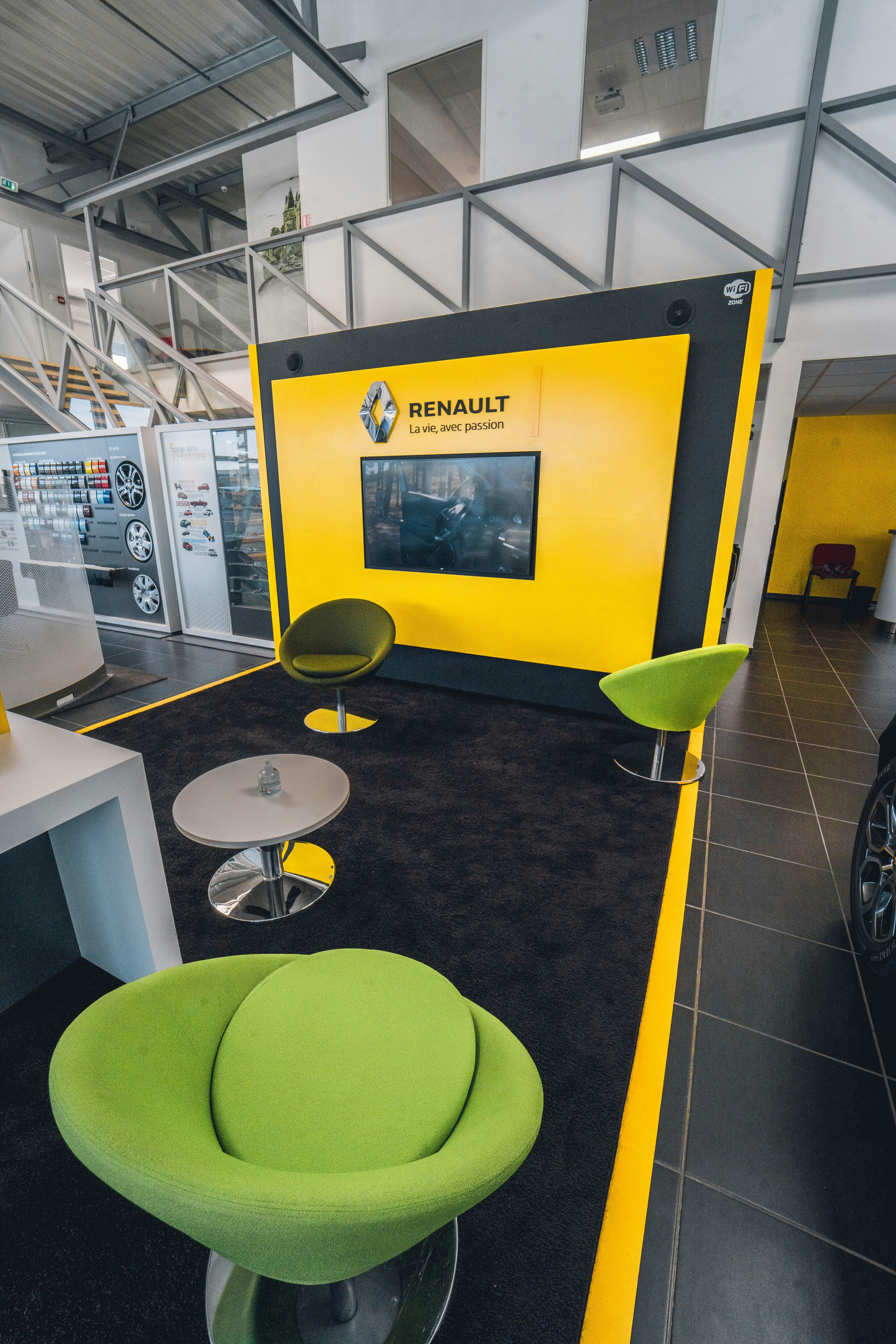 Renault will transfer its stake in Avtoframos to NAMI, said Denis Manturov, head of the Ministry of Industry and Trade