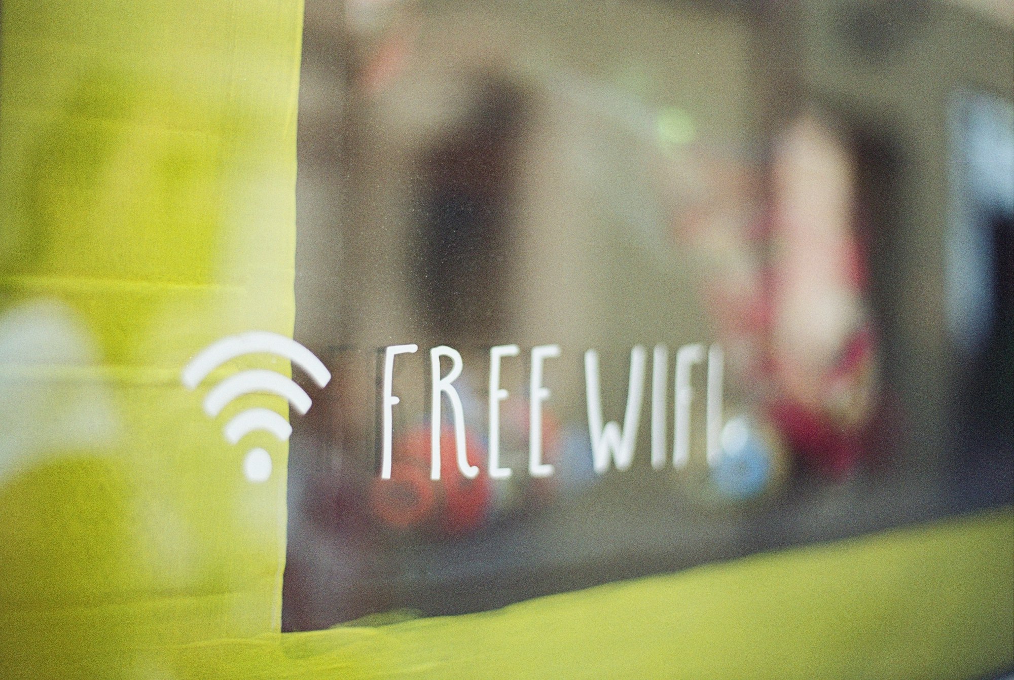 FREE WIFI – let's connect. Made with Leica R7 (1994) and Summicron-R 2.0 35mm (1978). Hi-Res analog scan by: www.totallyinfocus.com – Kodak SO-553 100 (expired 2003)