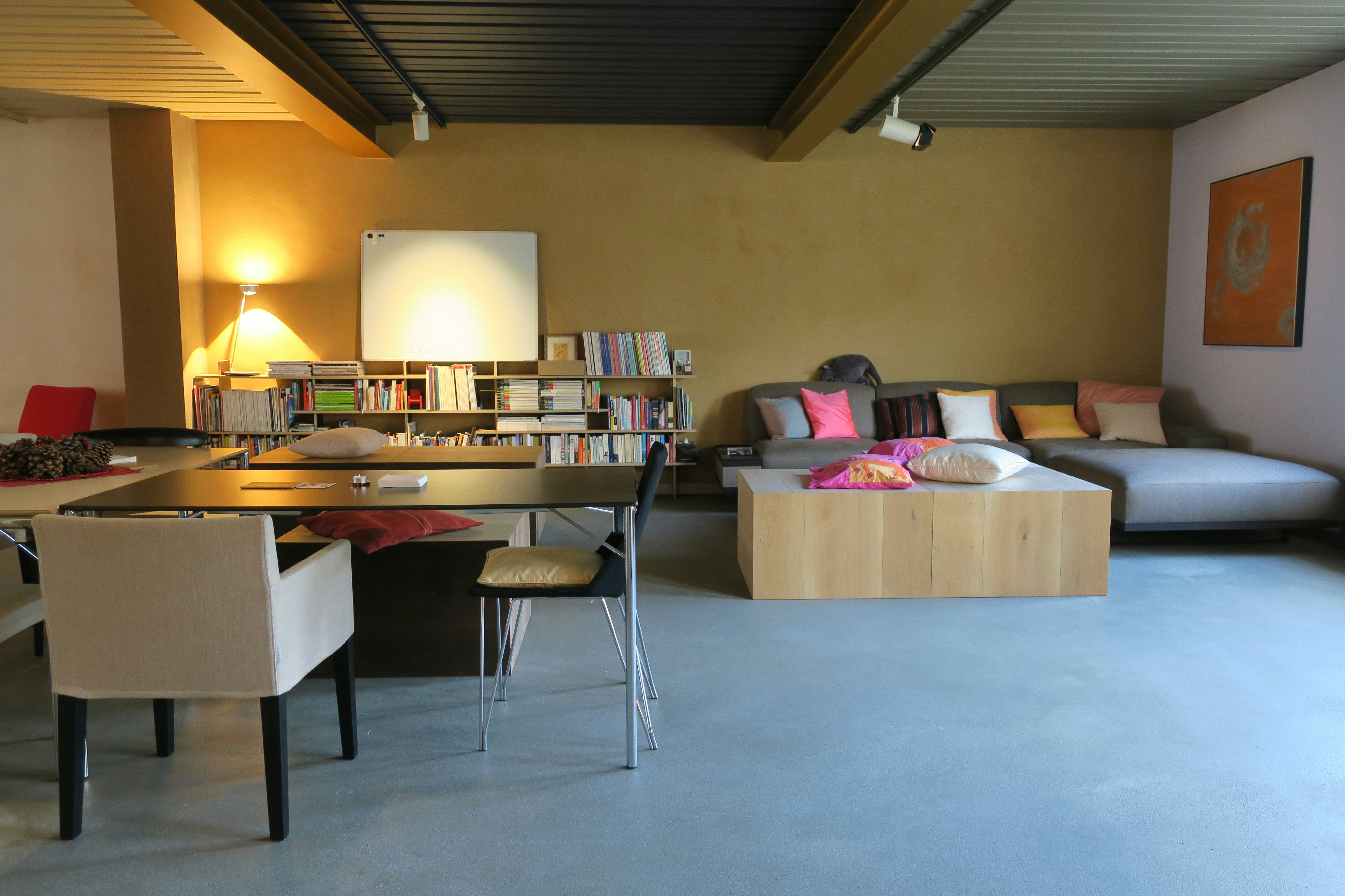 Colour and material concept: Dr. Ines Klemm<br />Great space to work, celebrate, share, eat, come together