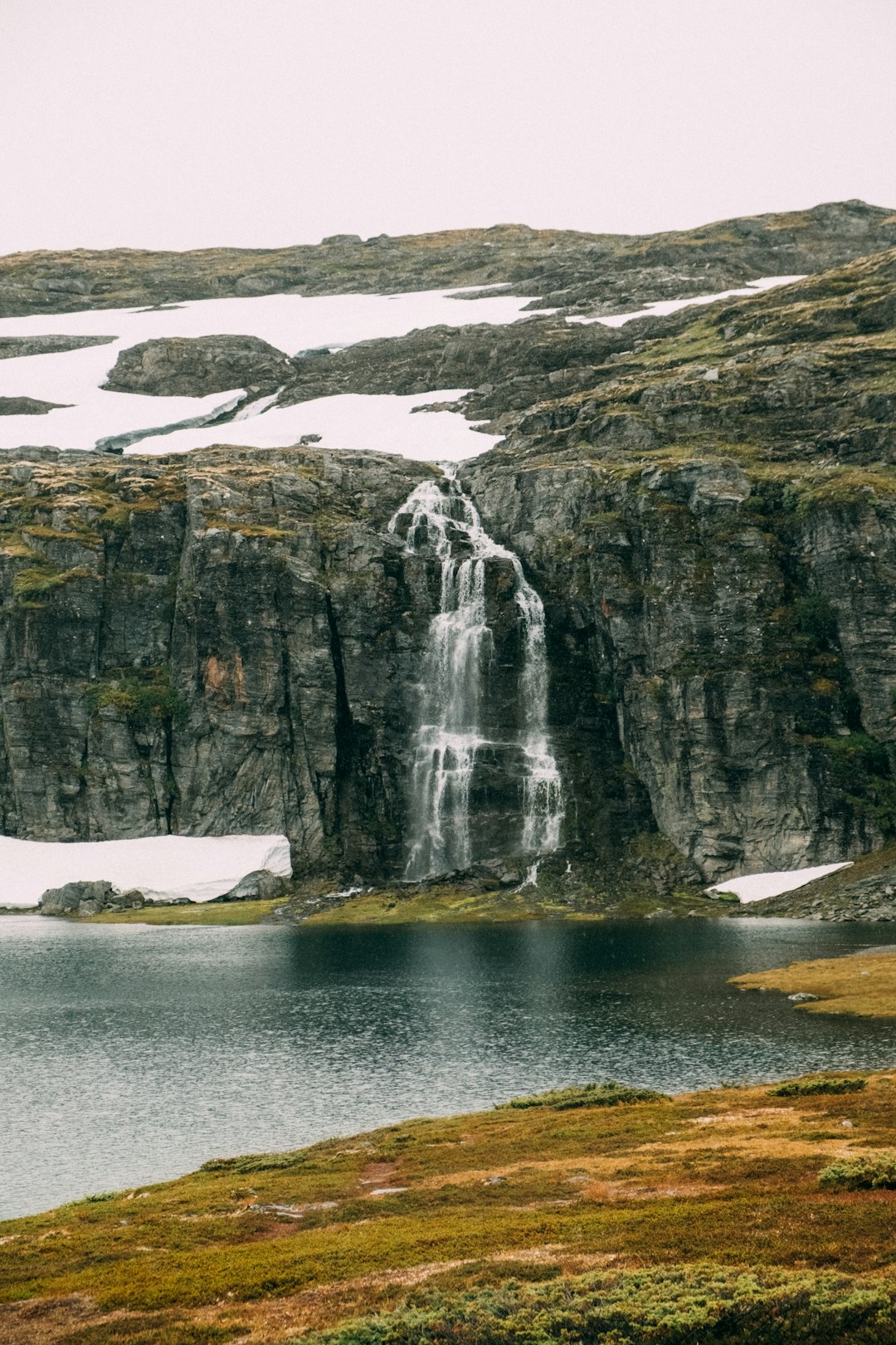 white snow covered mountain during daytime