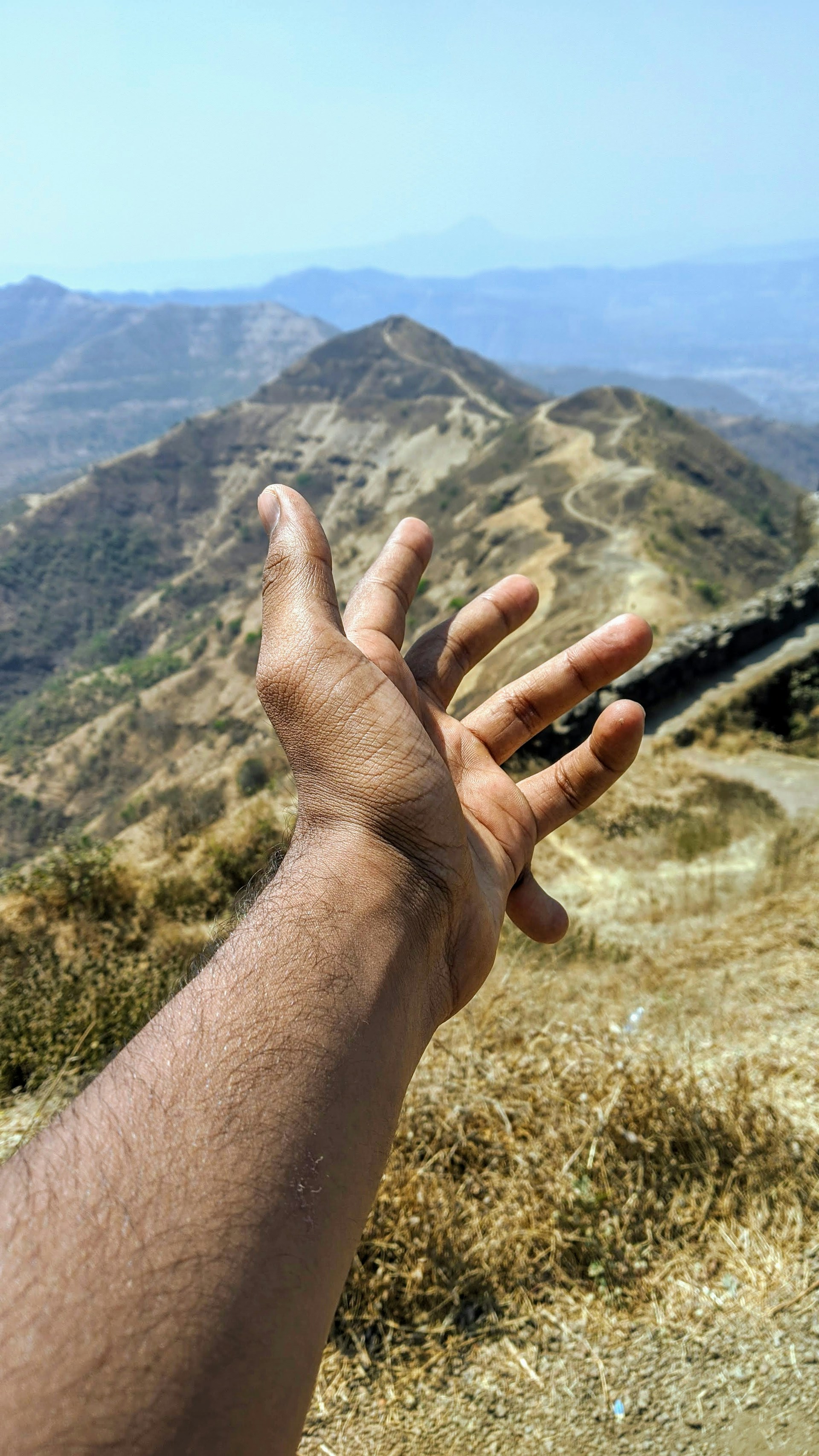 gray computer monitor