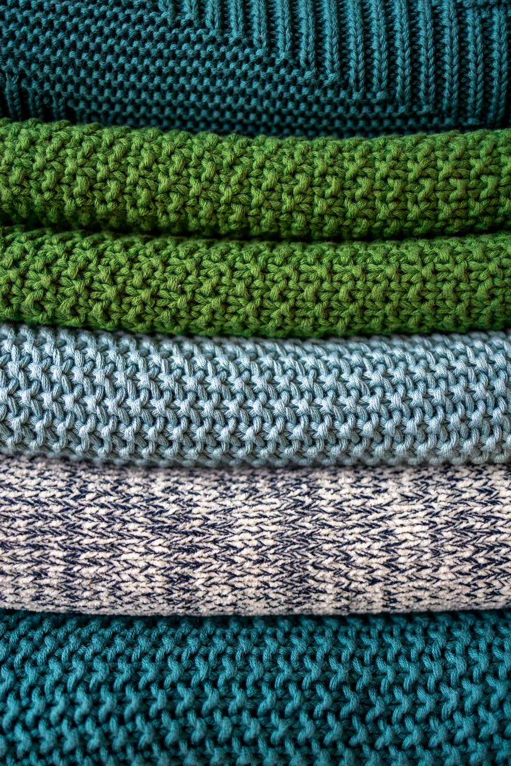 Textil a rayas verdes y blancas