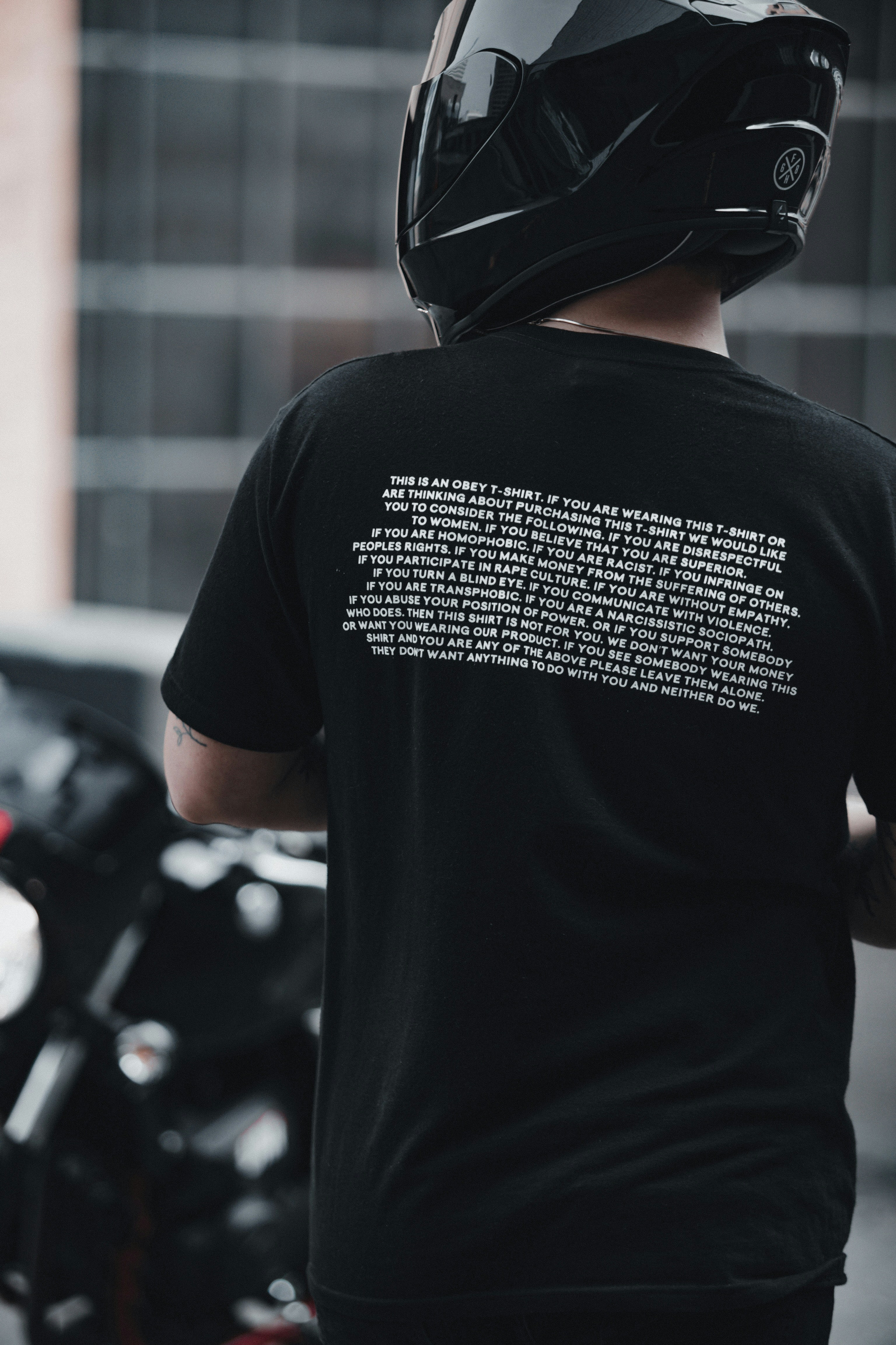 photo-1600405387549-1267a54d597a?ixid=M3wxMjA3fDB8MXxzZWFyY2h8MTJ8fG5vdmVsdHklMjBjYXIlMjB0LXNoaXJ0c3xlbnwwfHx8fDE3NTE0MTU3OTh8MA\u0026ixlib=rb-4.1.0