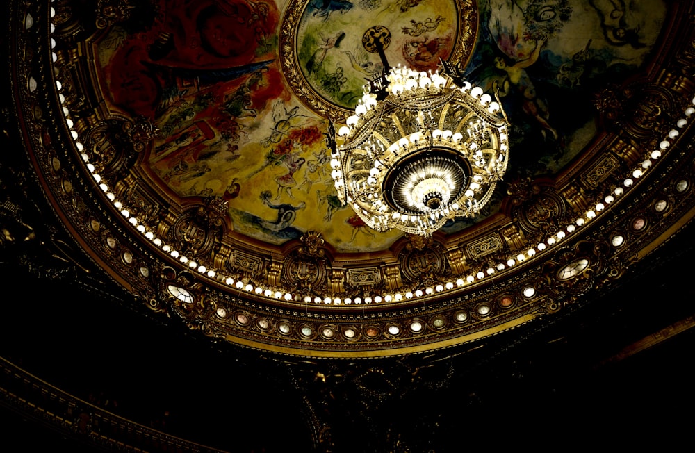 gold and red floral ceiling