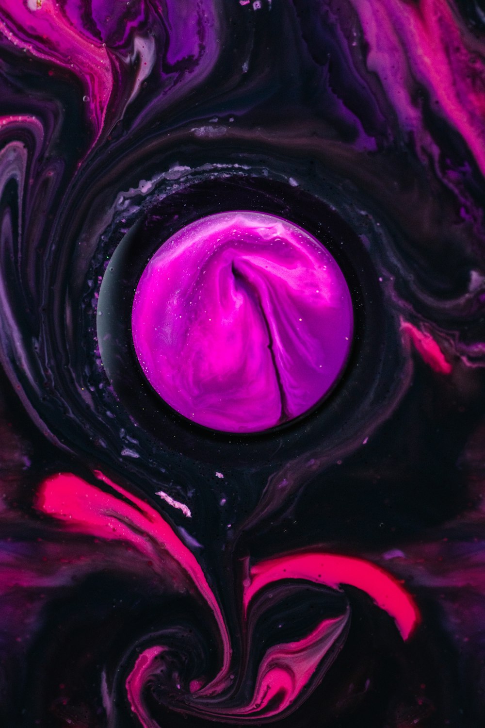 peinture abstraite rouge, noir et violet
