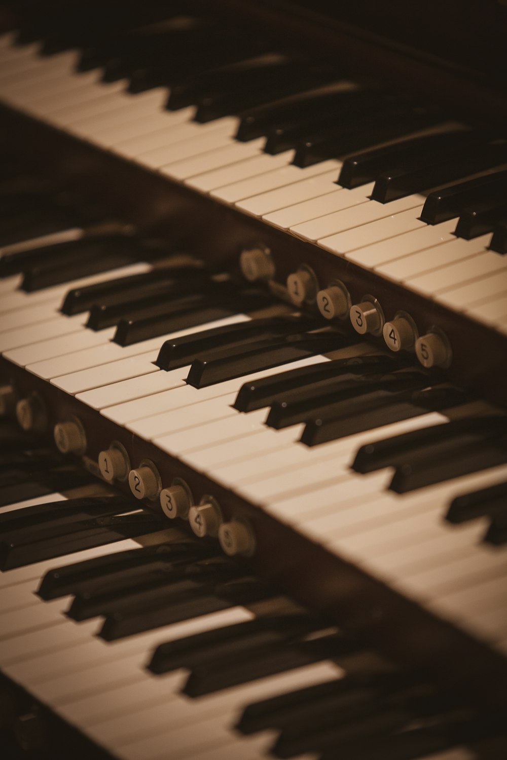 black and white piano keys