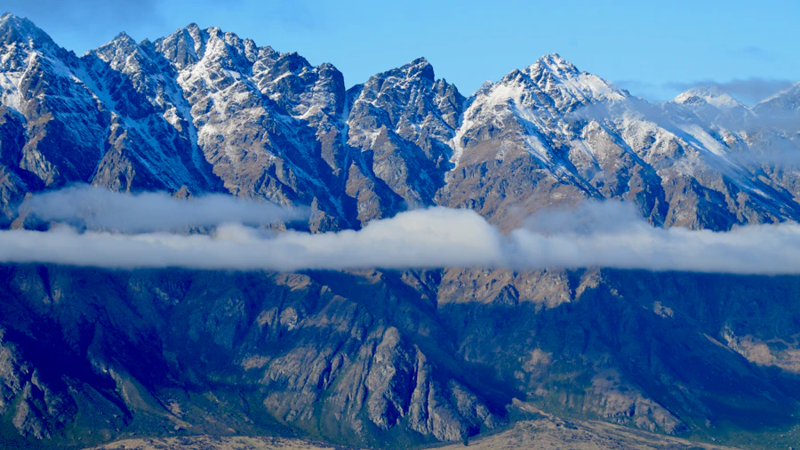 覆蓋白雪的卓越山脈與皇后鎮