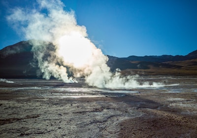 Chile_Reisen_atacama_wuste_el_tatio_vulkan_geysire_bei_sonnenaufgang