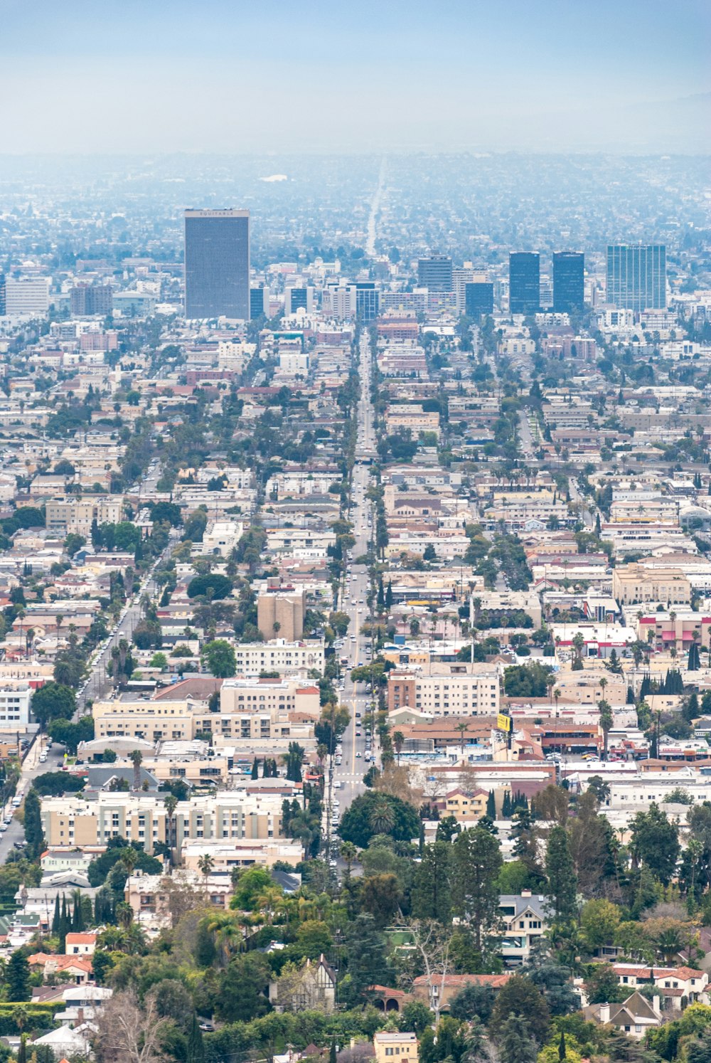 Vista aérea de los edificios de la ciudad durante el día