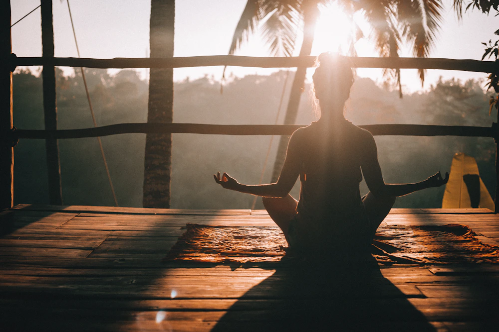 Espacio real, tranquilo y luminoso para meditar