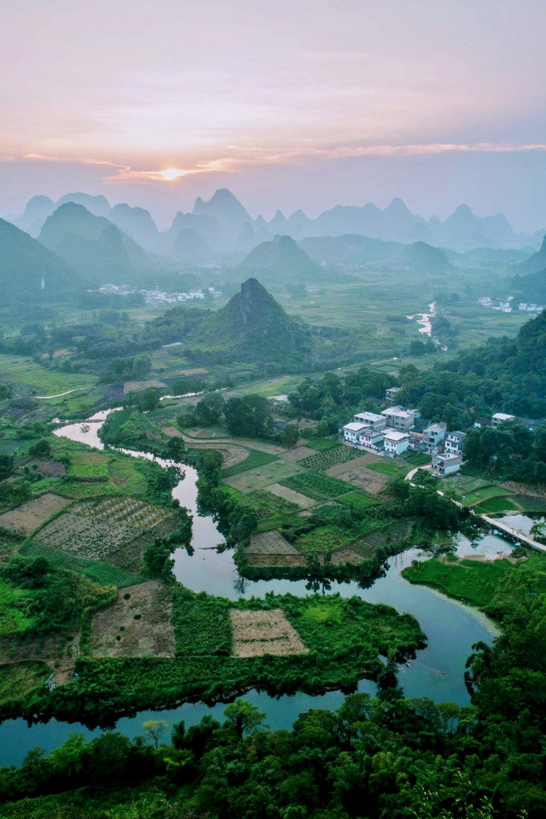 travelers stories about Hill station in Guilin, China