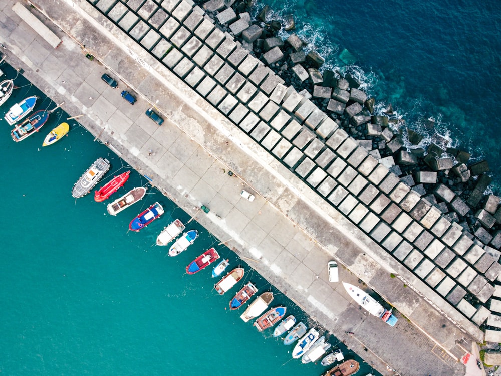 Veduta aerea dello specchio d'acqua durante il giorno