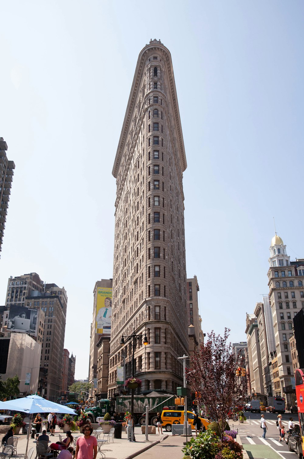 gray concrete high rise building