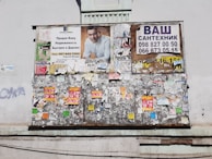 A collection of viral news headlines on a bulletin board.