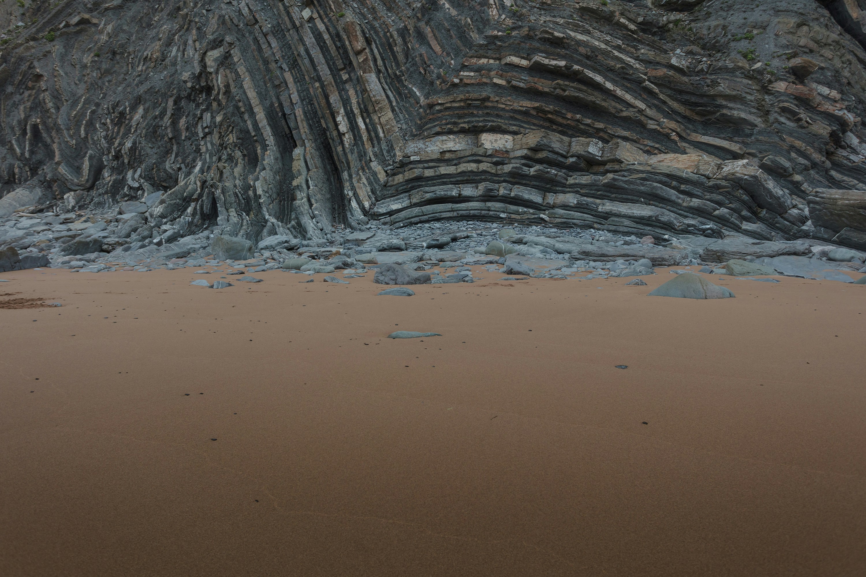gray rocky mountain during daytime