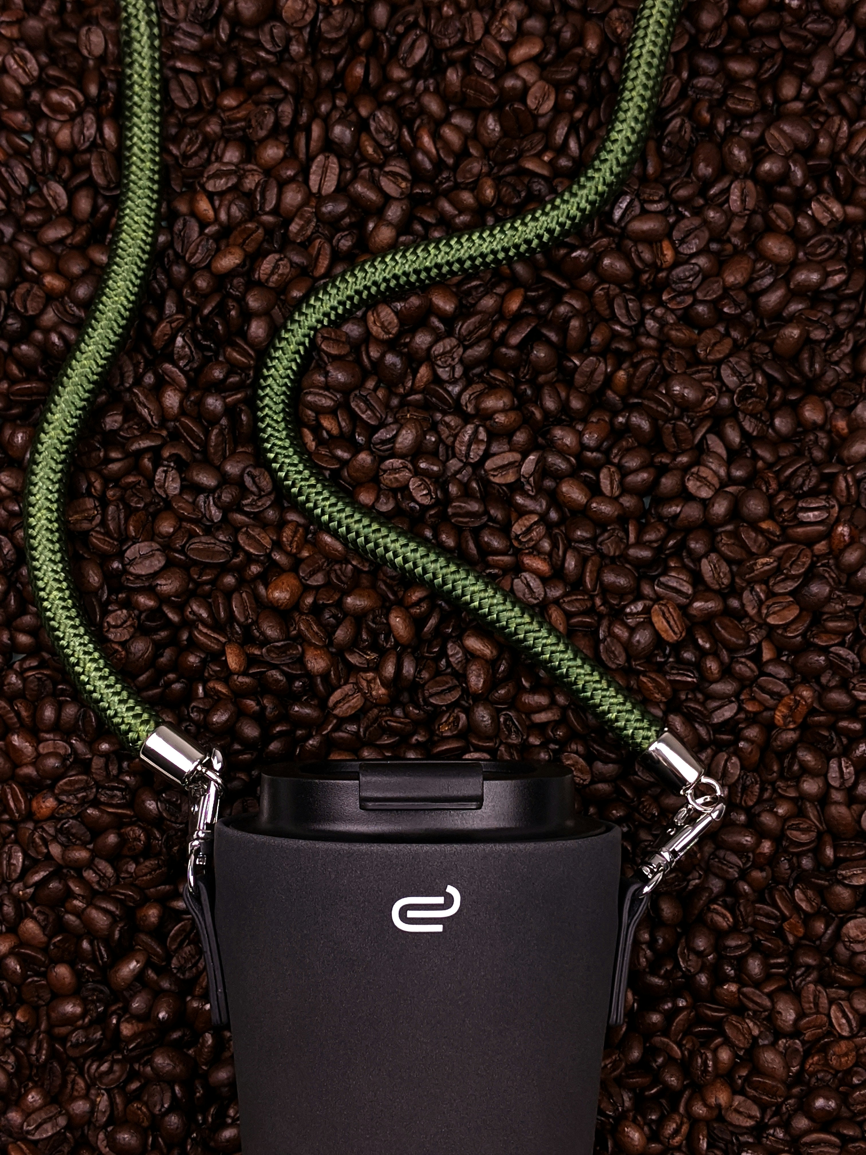 Borsa in corda verde e nera su pelle nera