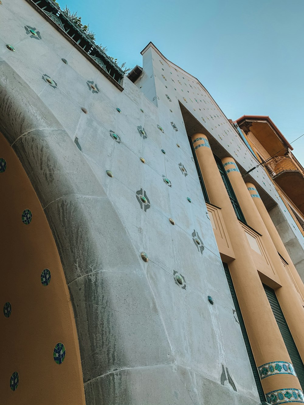 brown concrete building during daytime