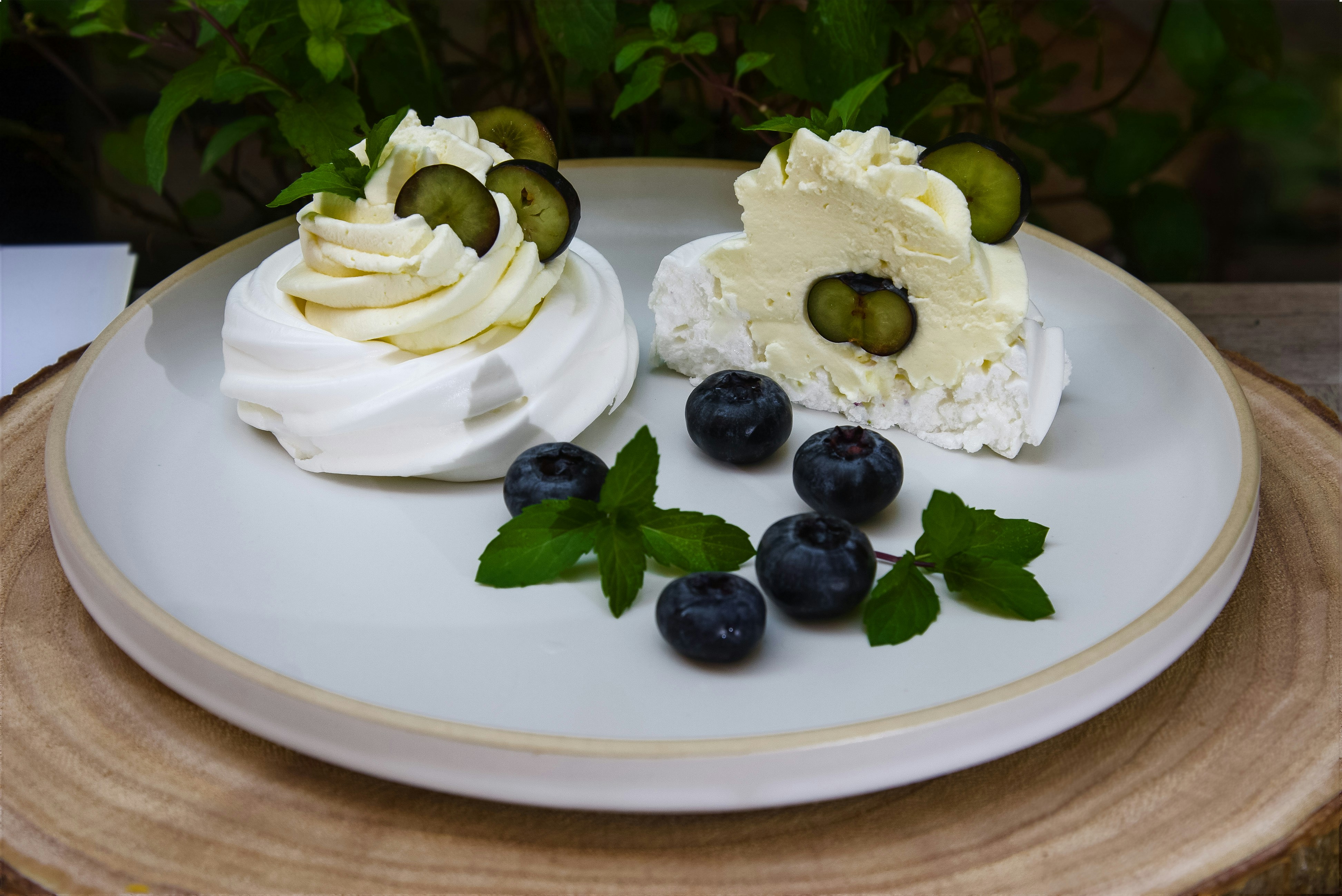a gentle, mouth-watering dessert made by an Australian pastry chef and named after a Russian ballerina