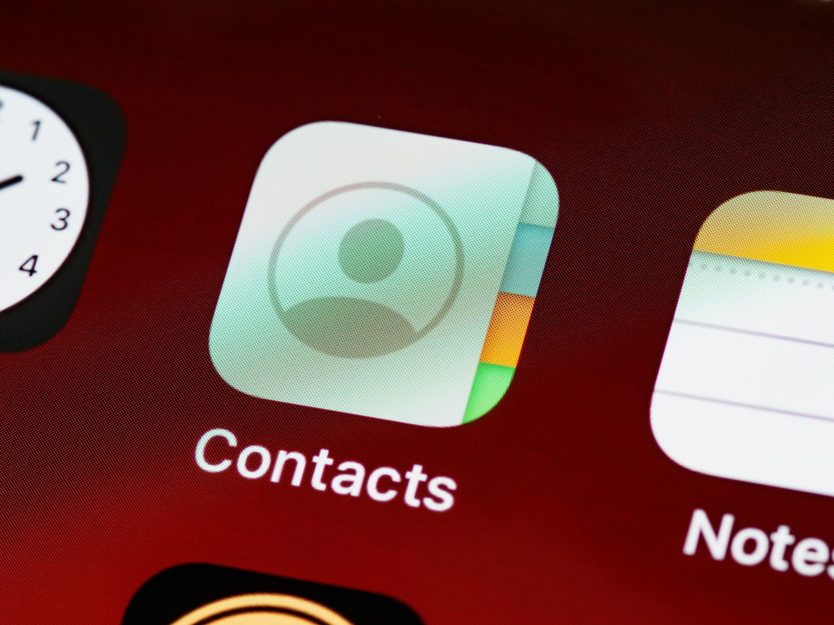 Organizing Contacts on iOS