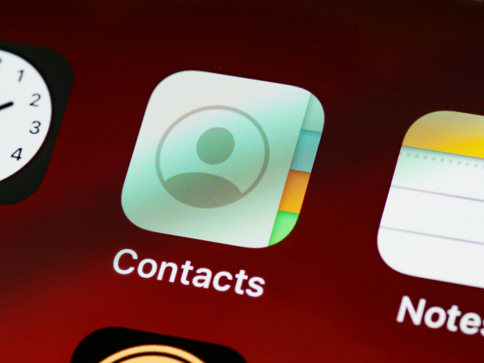 Organizing Contacts on iOS