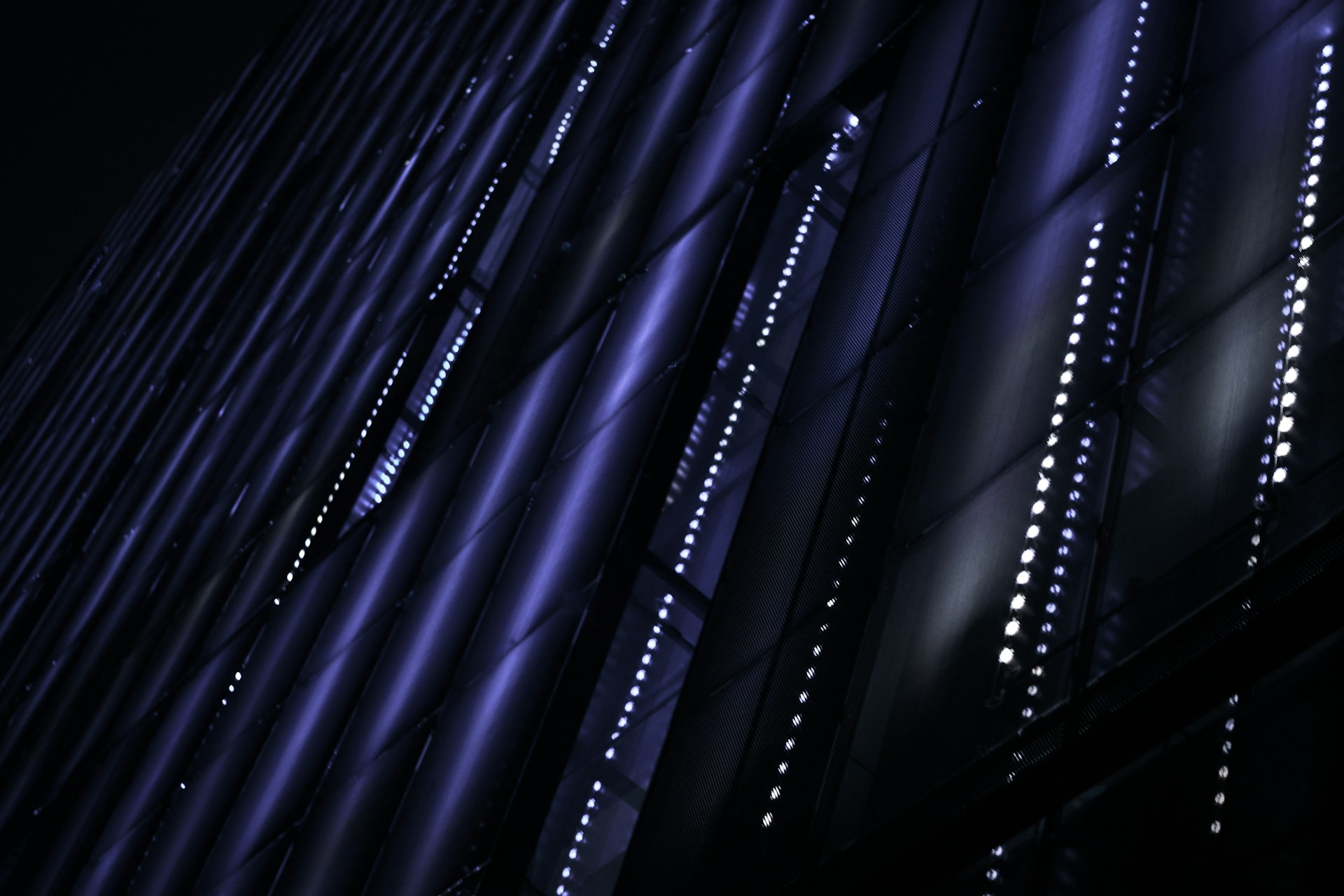 gray computer monitor