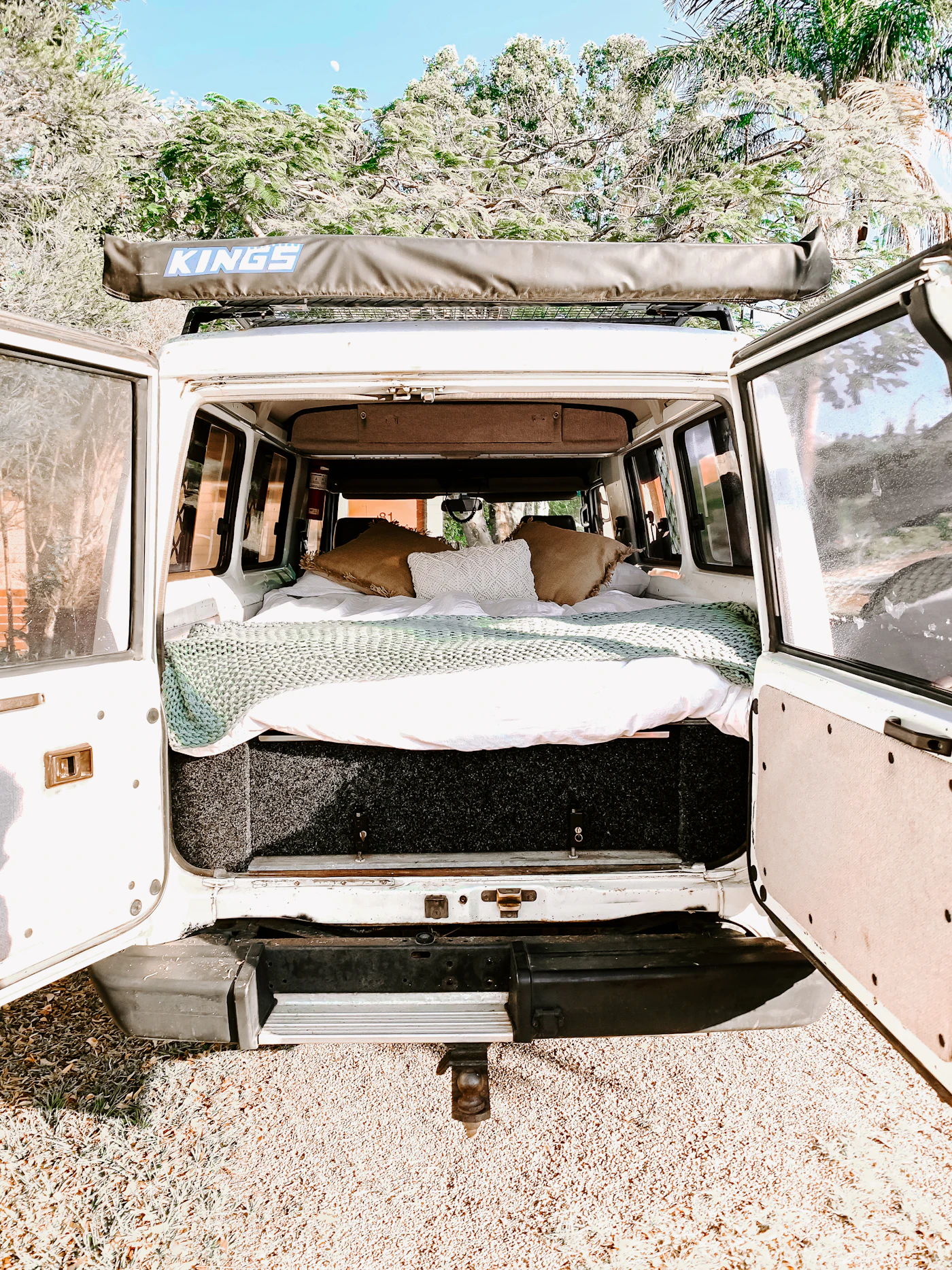 4WD vehicle setup with KickAss power system installation