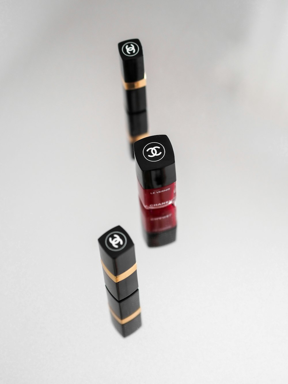 black and red tube type vaporizer