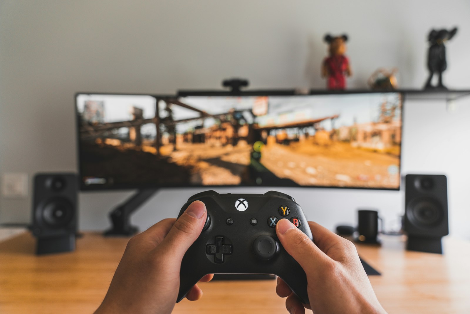 Gaming gadgets: controller, console and VR headset