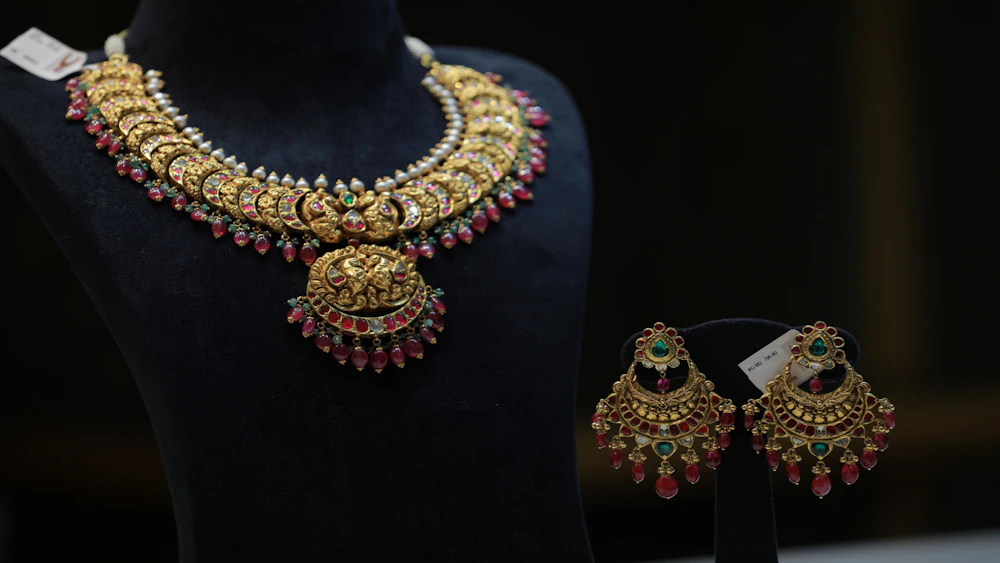Bridal gold necklace