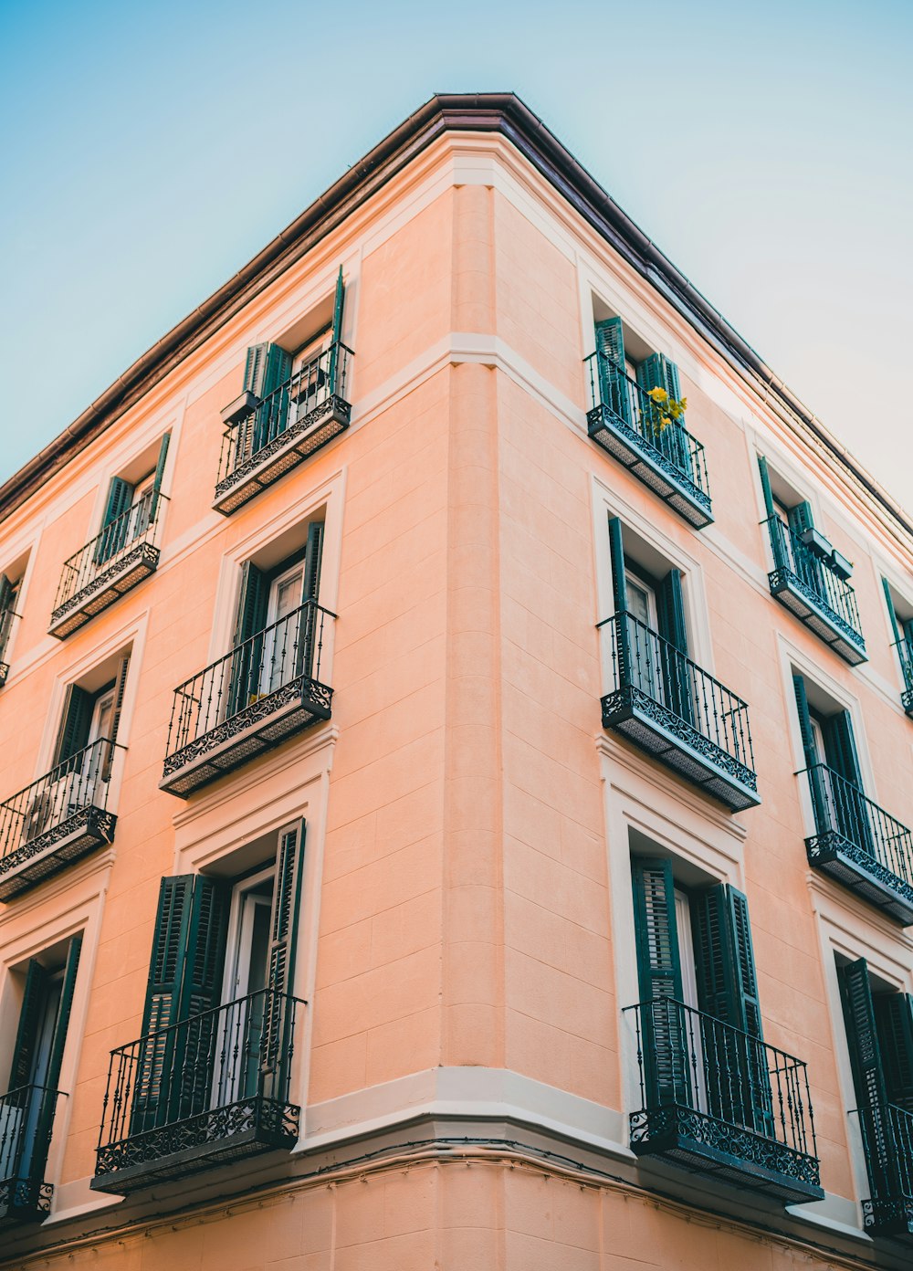 beige concrete building during daytime