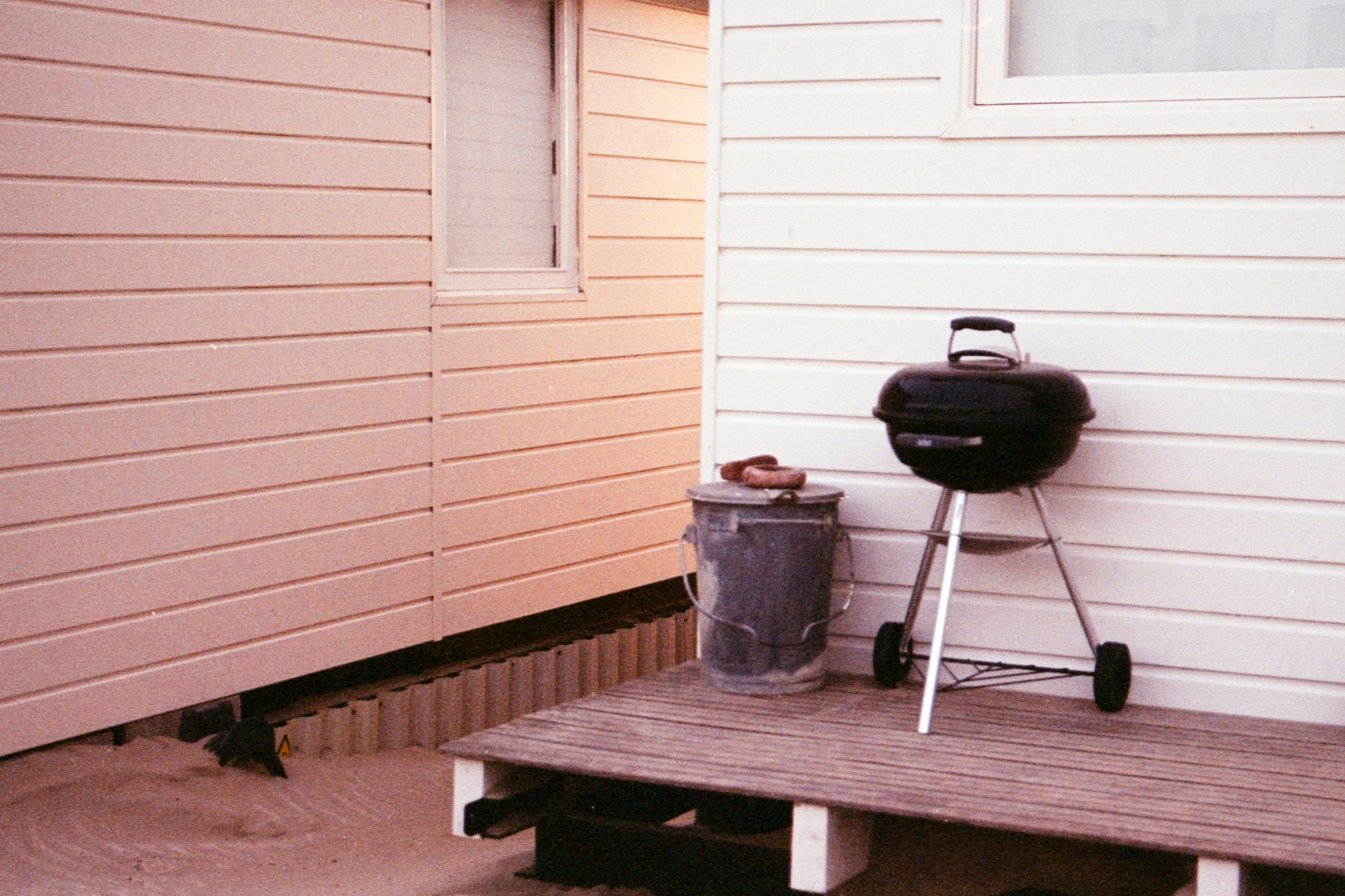 Outdoor smoking setup