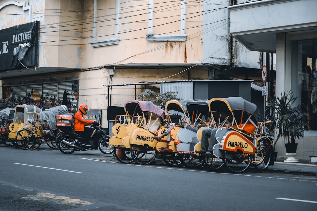 Street Safety for Solo Travelers 7 Tips to Avoid Unwanted Attention… — Street Safety for Solo Travelers 7