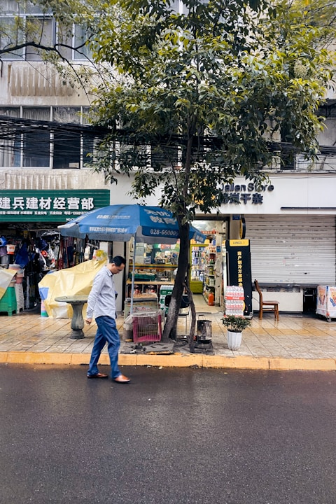 無招牌麵飯店│木柵站美食│捷運木柵站對面無招牌的小吃店，排骨飯或麵都蠻多人喜愛