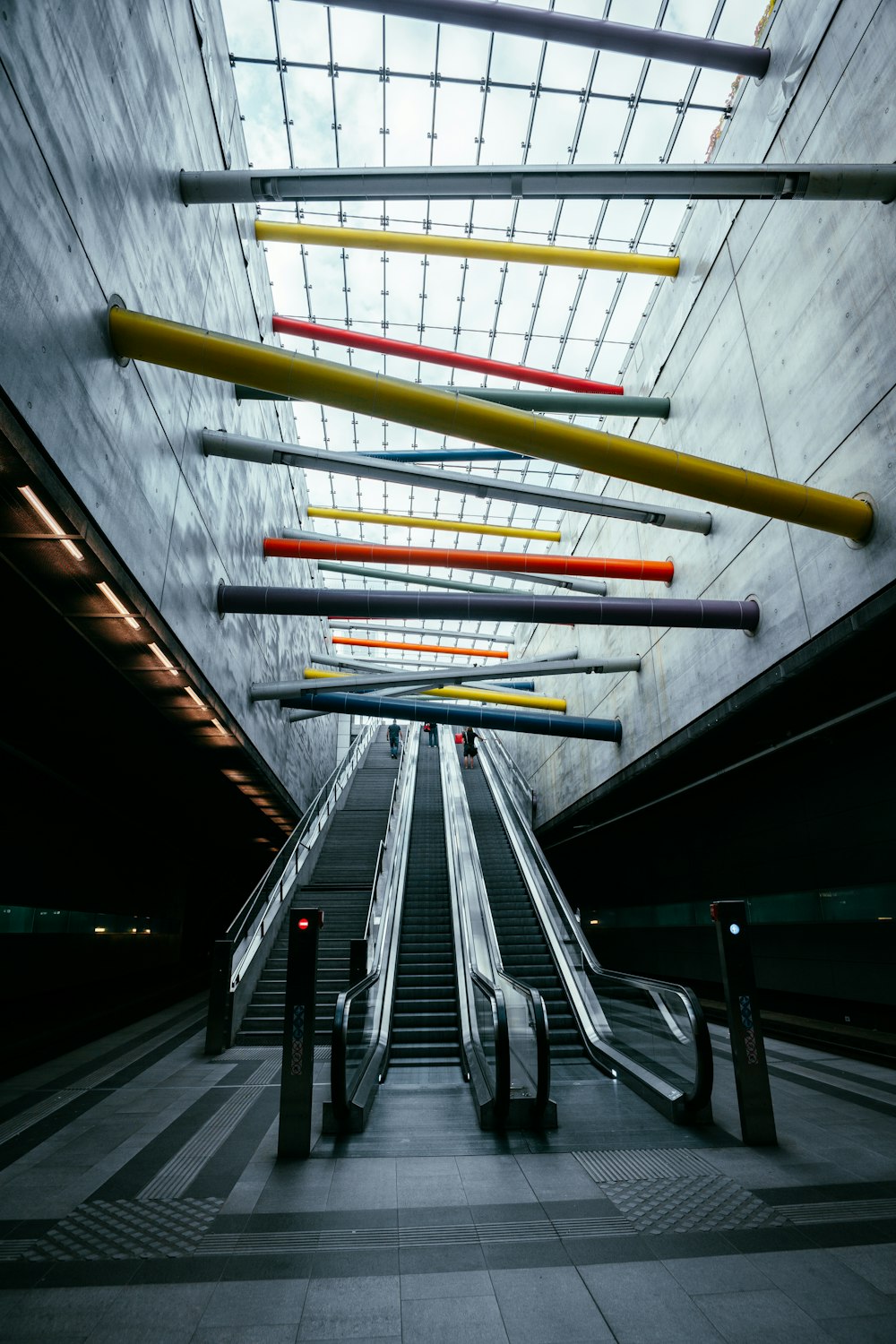 yellow and gray metal rods