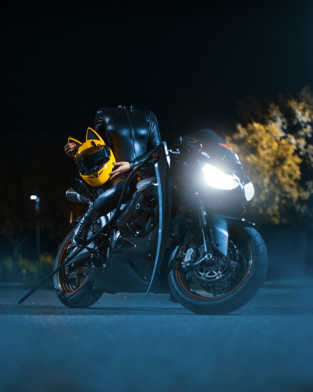 black and yellow sports bike