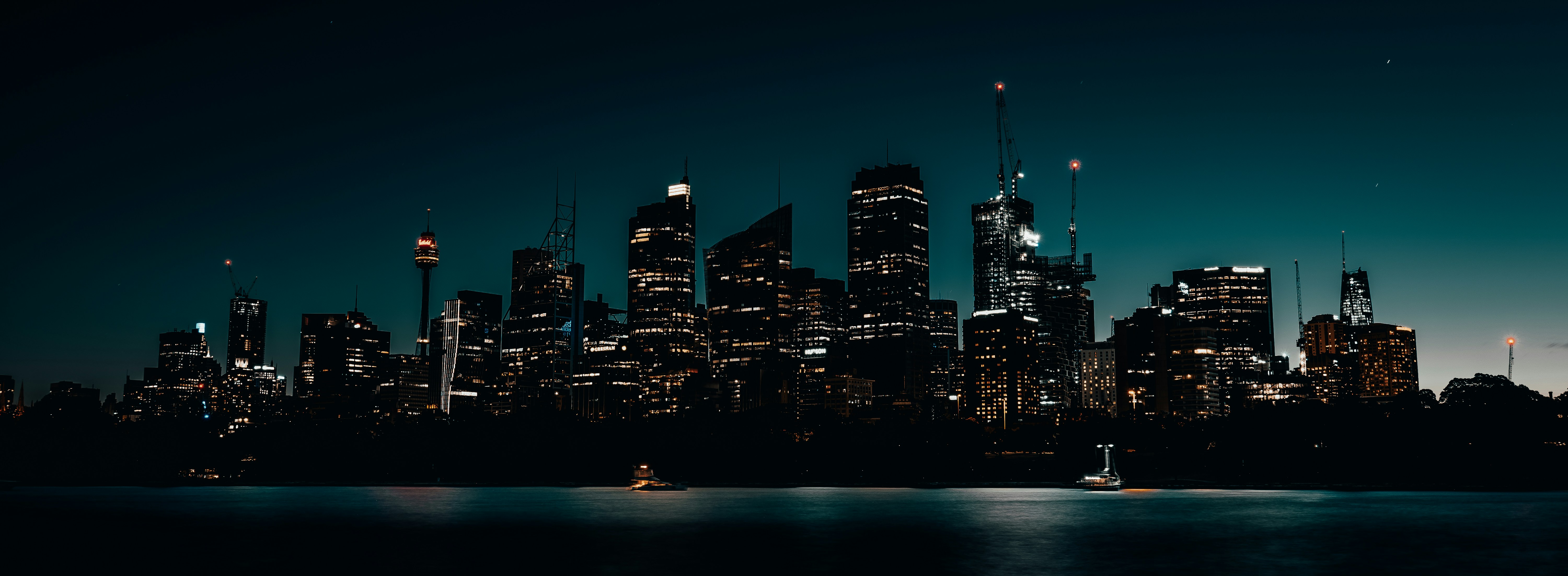 horizonte da cidade durante a noite