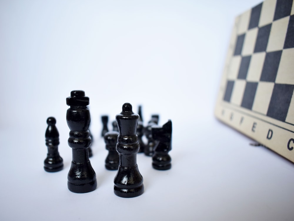 Pieza de ajedrez en blanco y negro