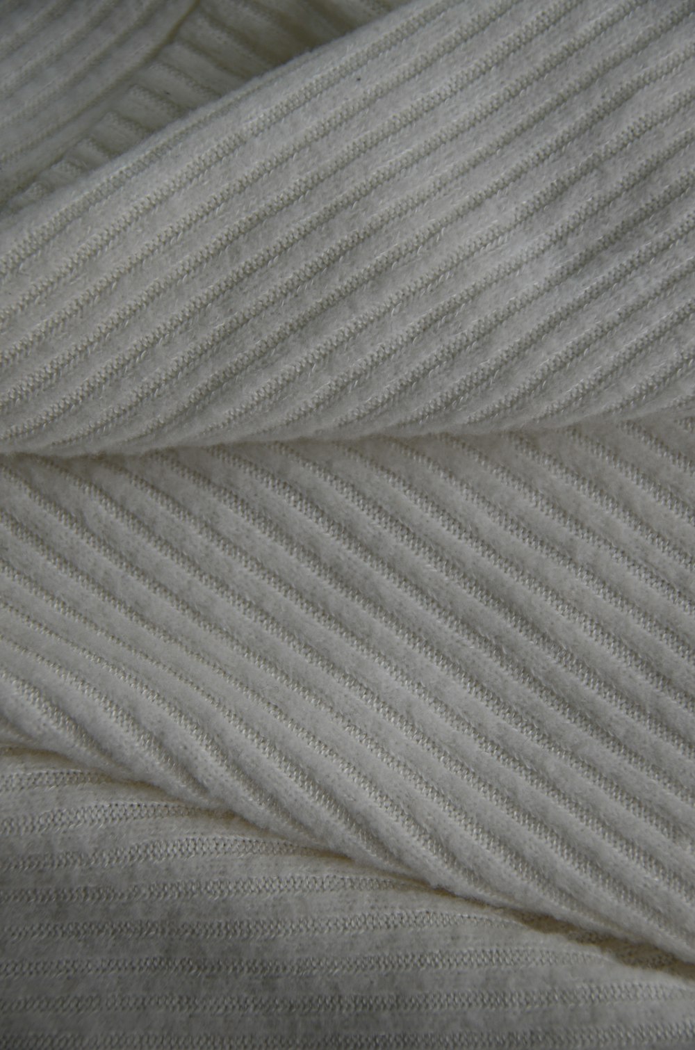 têxtil listrado branco e cinza