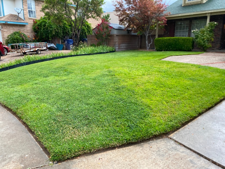 Landscaping website showcasing transformation with before-and-after sliders