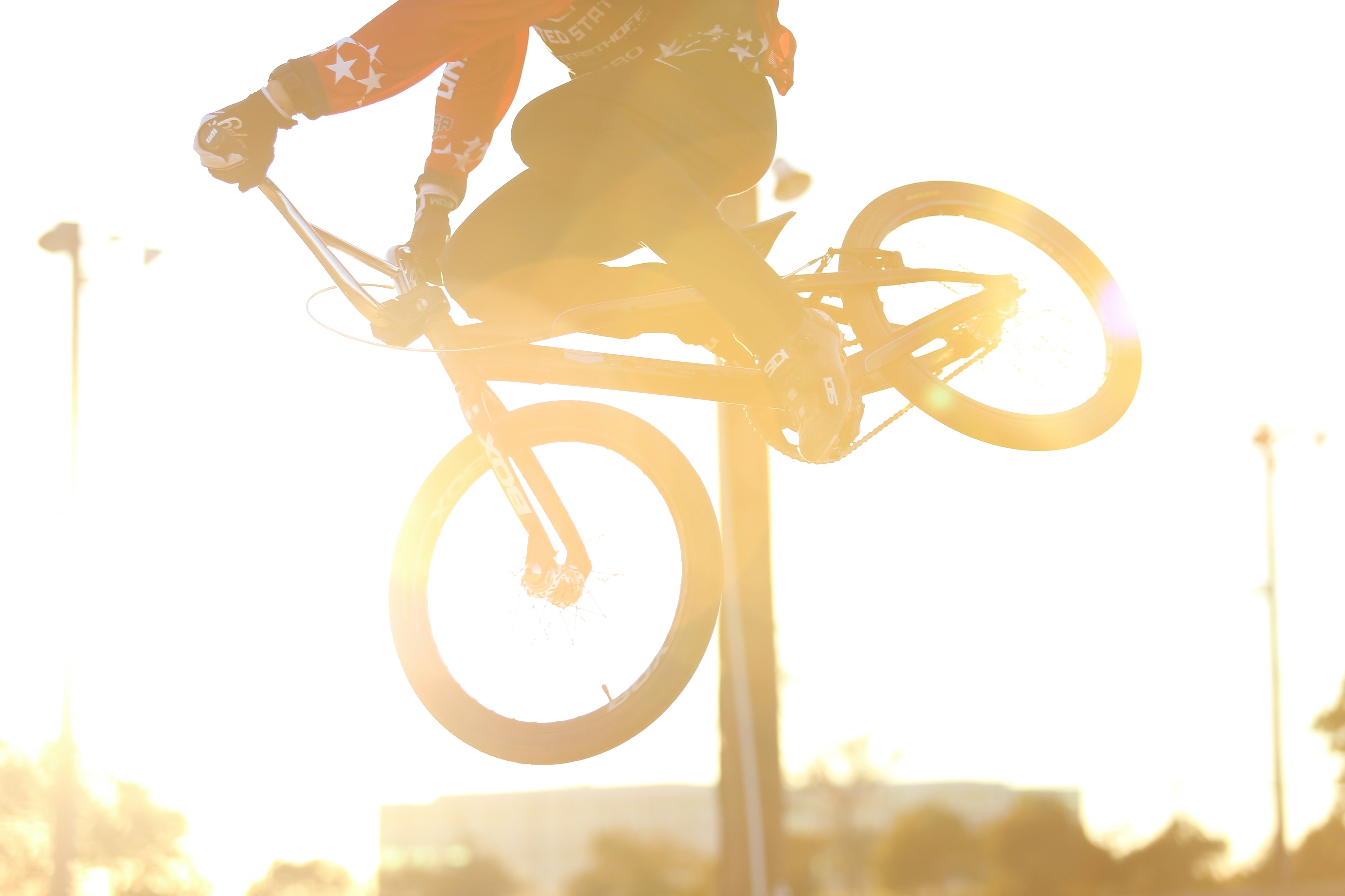 Blue and white light illustration photo Free Usa Image on Unsplash