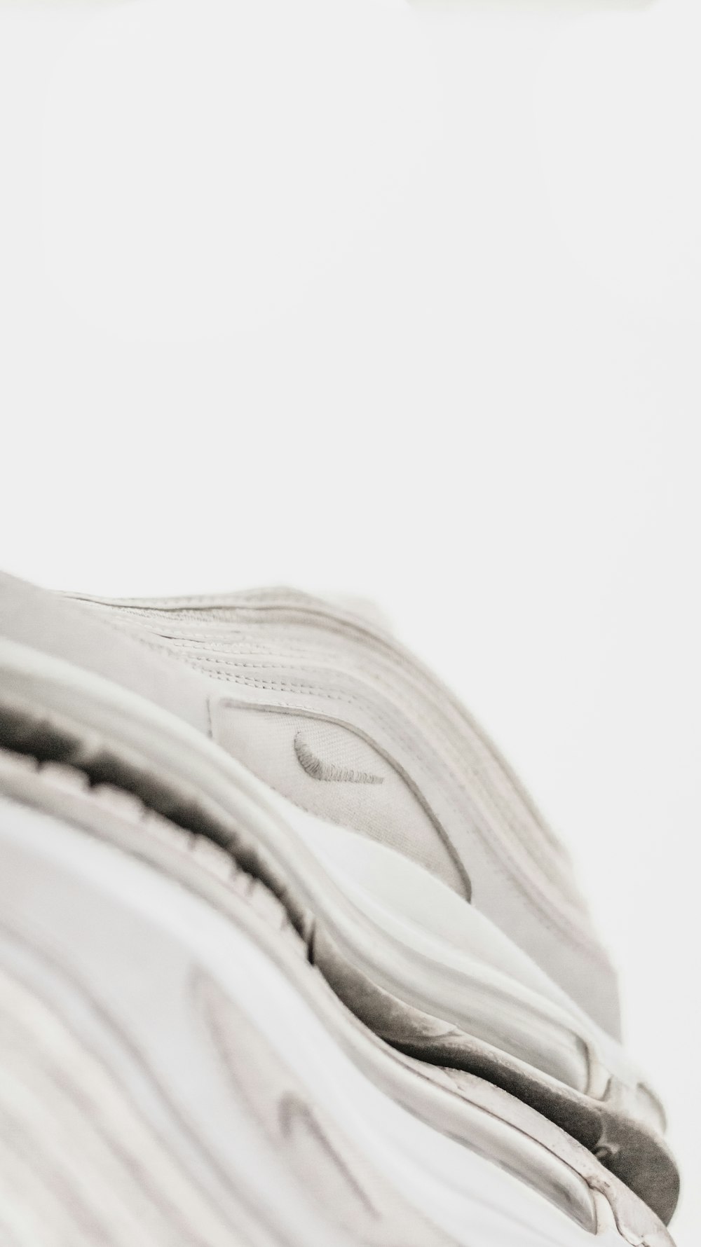 Chaussures de sport Nike blanches et grises