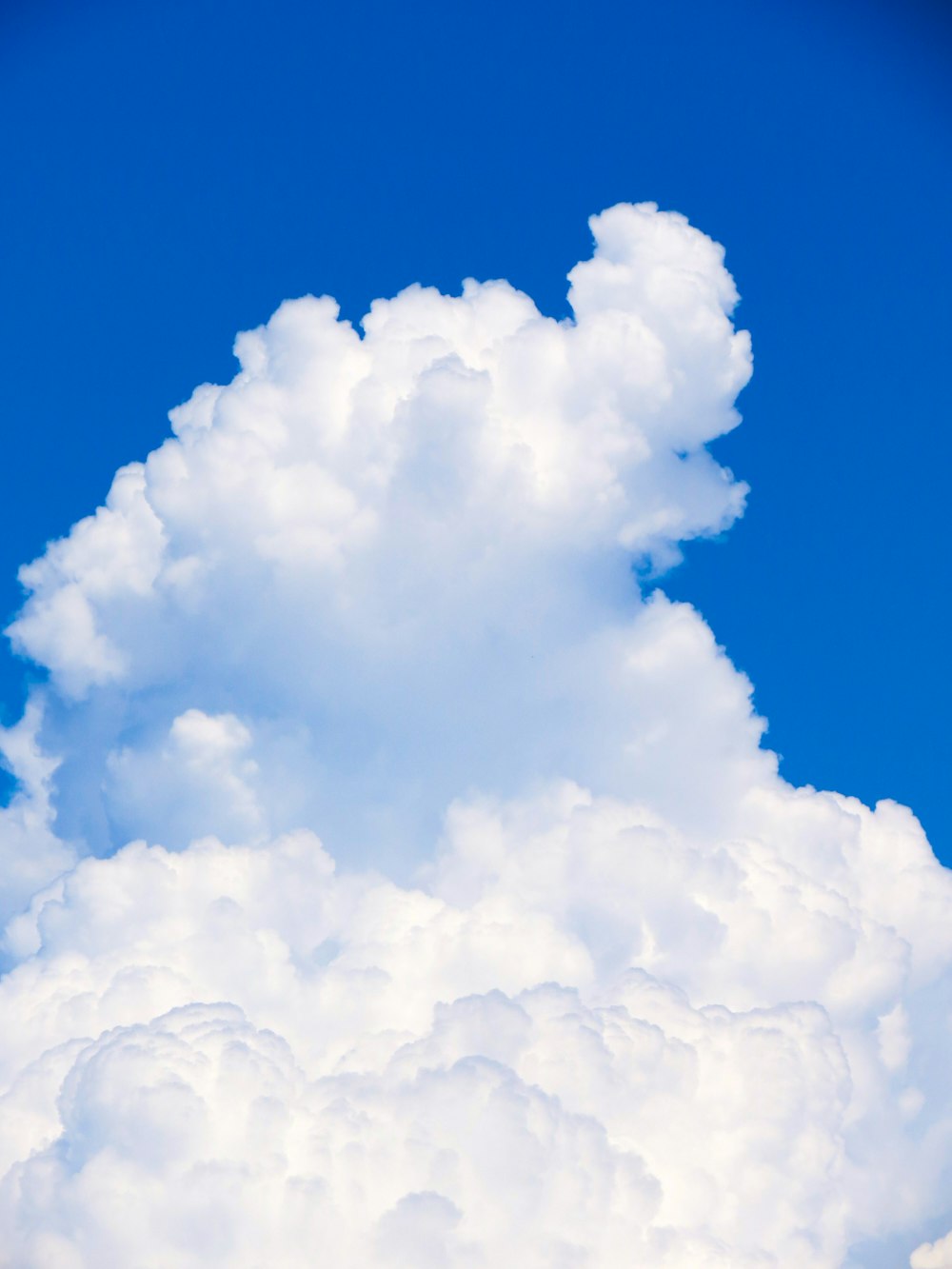 white clouds and blue sky during daytime