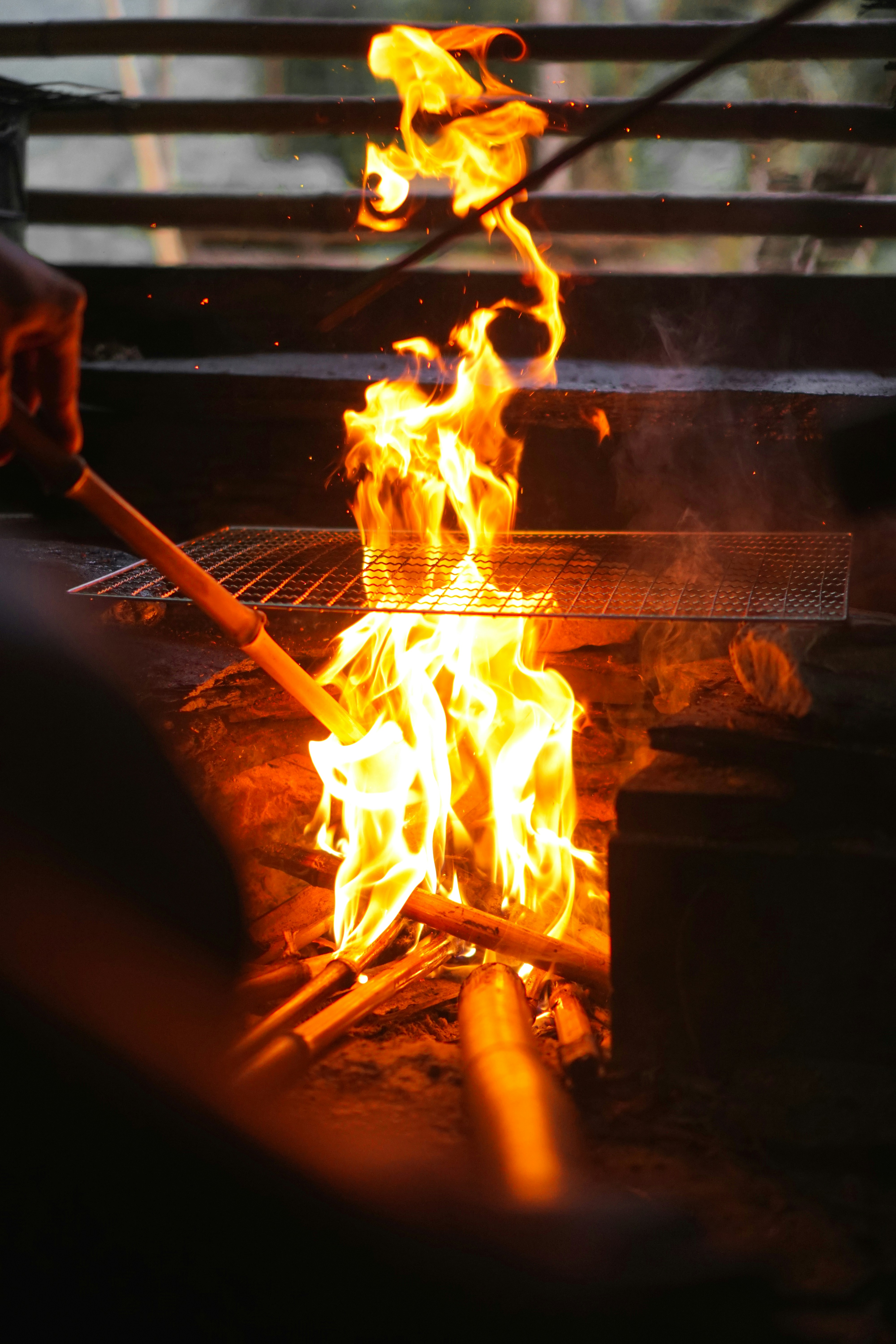 생생정보통 화덕 생선구이 결정적 한수: 500도 고온에서 비린내 잡고 육즙 가두는 노하우 이미지2