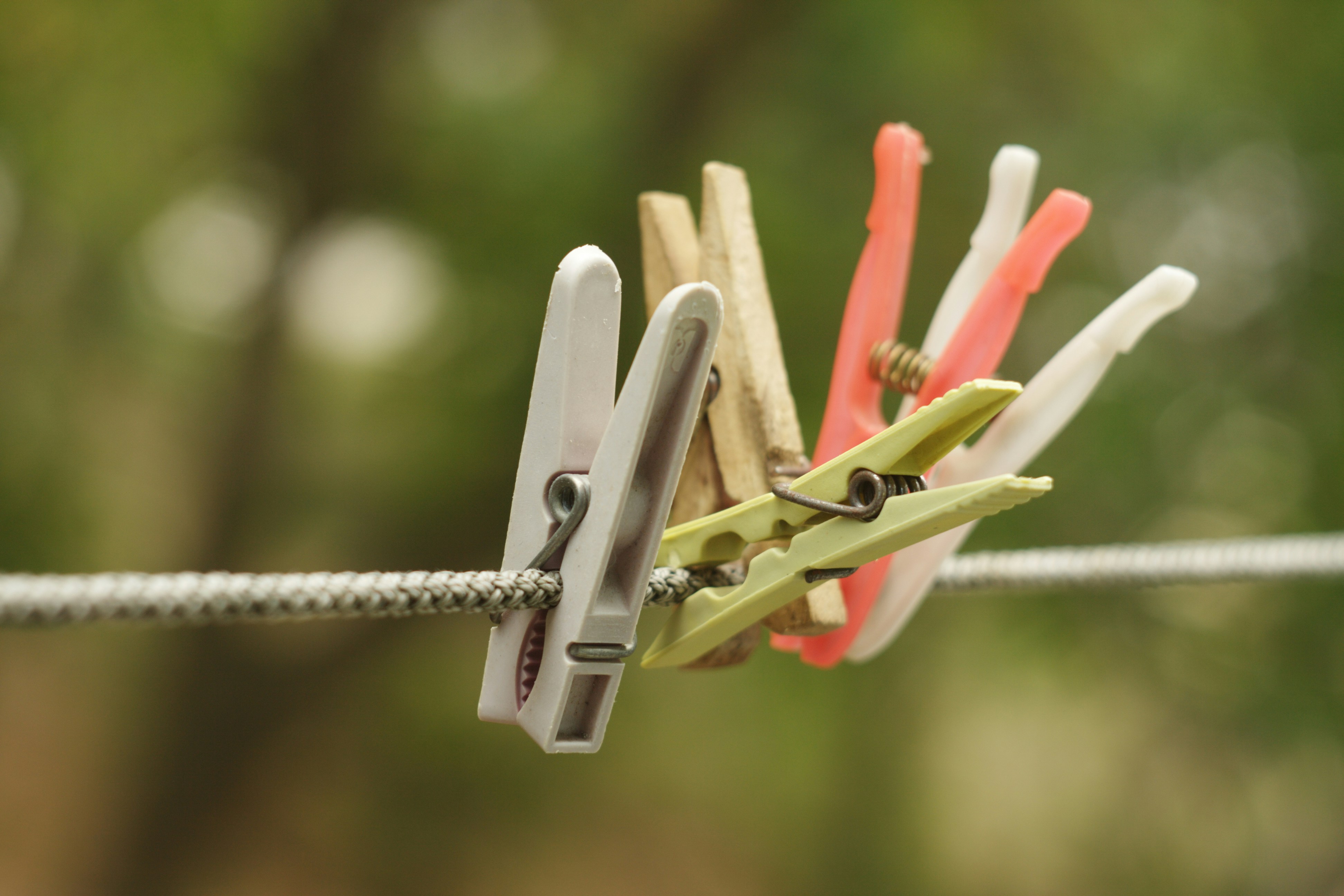 Verschil tussen wasverzachter en wasparfum – Wat is het verschil tussen wasparfum, waskorrels en wasverzachter?