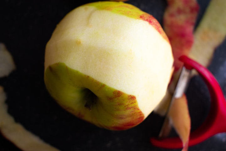 The Spooky Night Episode 5: Peeling an apple at the midnight