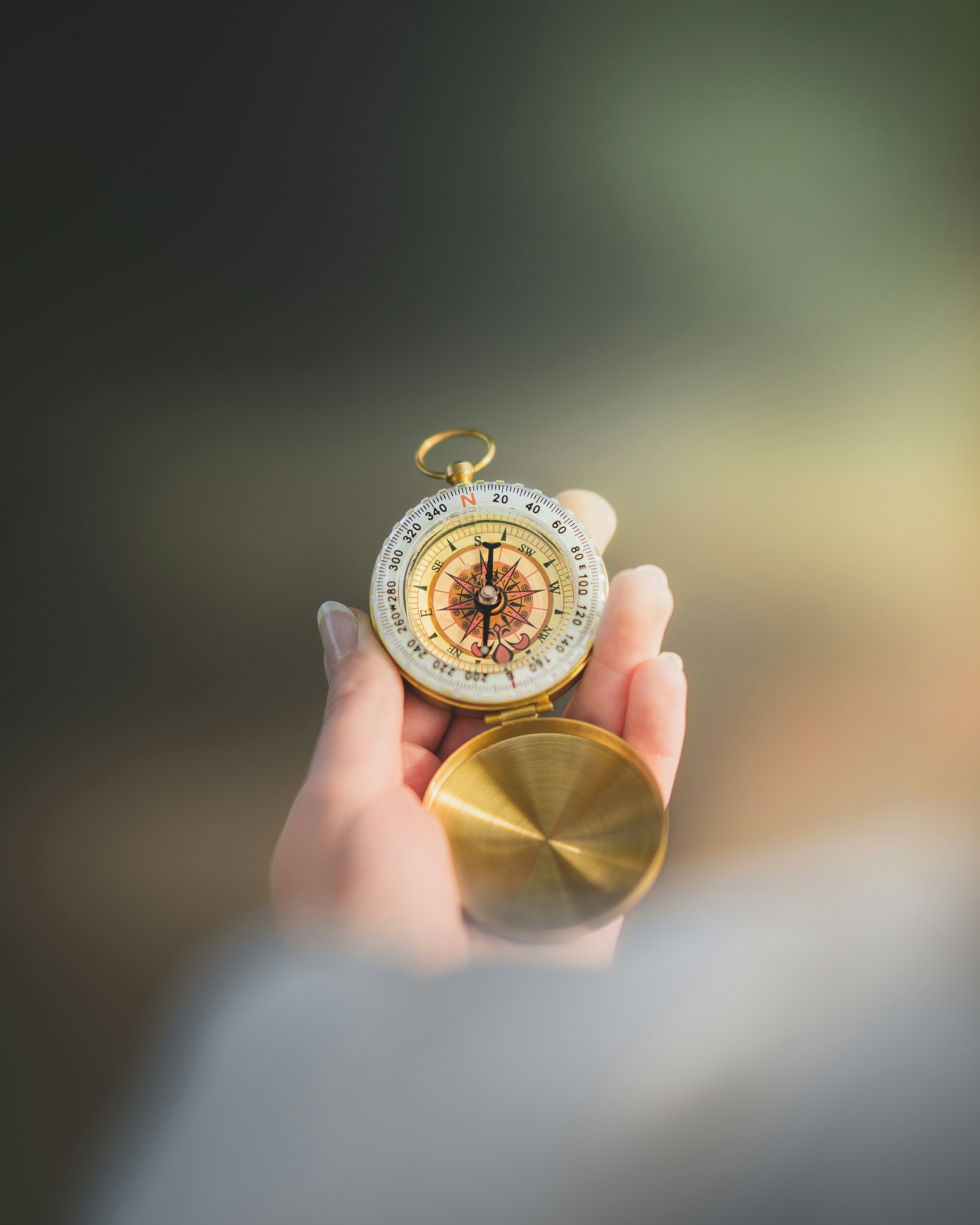 live compass direction on 500 Compass Pictures Hd Download Free Images On Unsplash