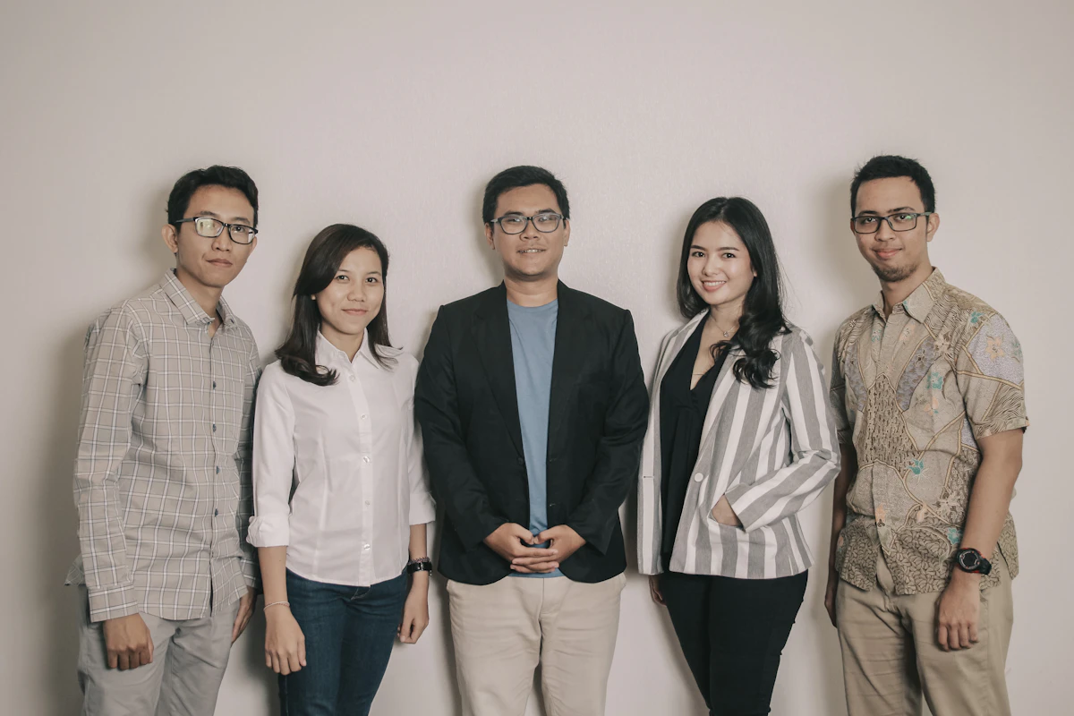 Go China Now travel expert consulting with clients