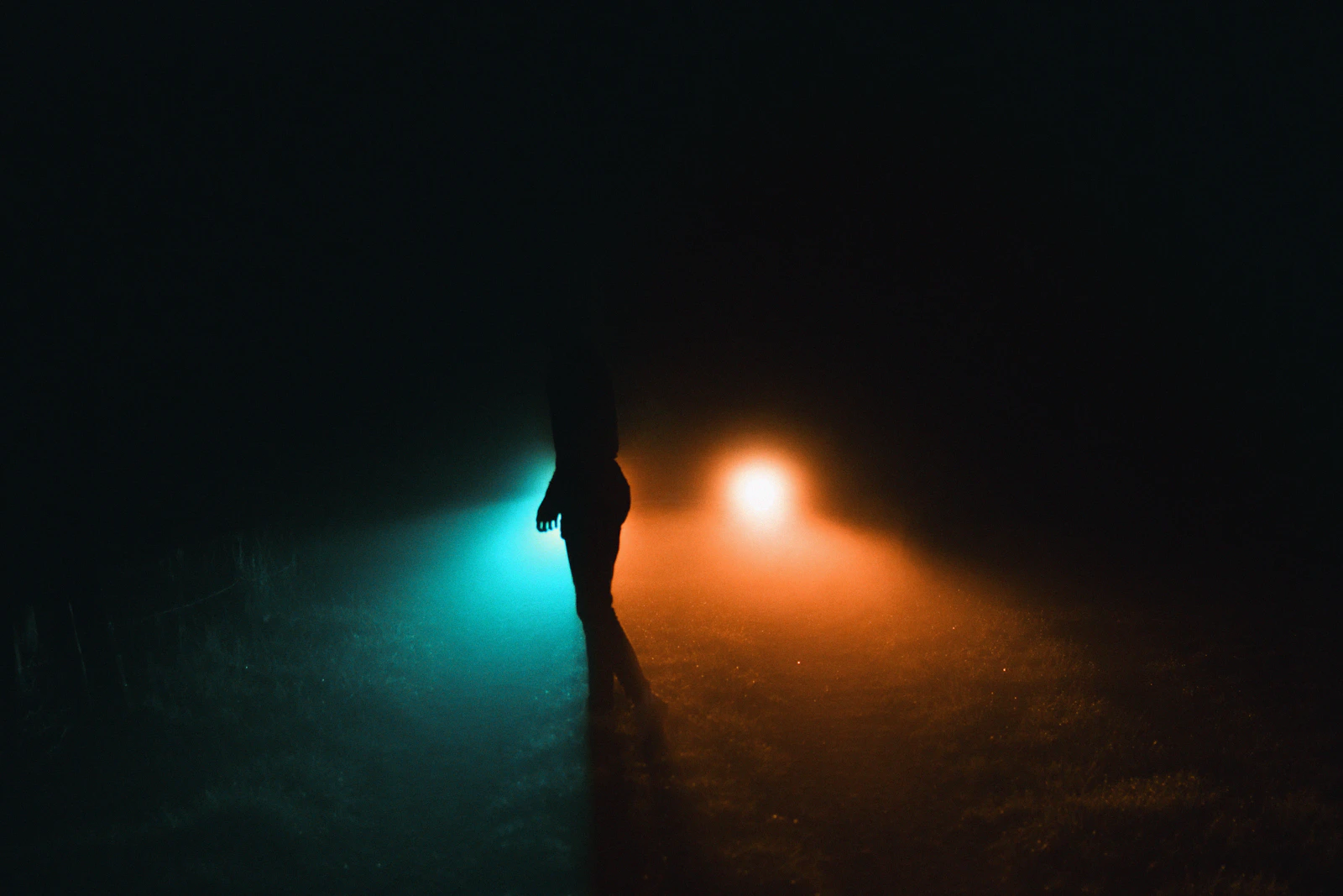 Atmospheric photograph representing distance and connection