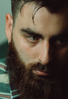 Essential Tips for Muslim Men: How to Groom Your Beard While Staying True to the Sunnah