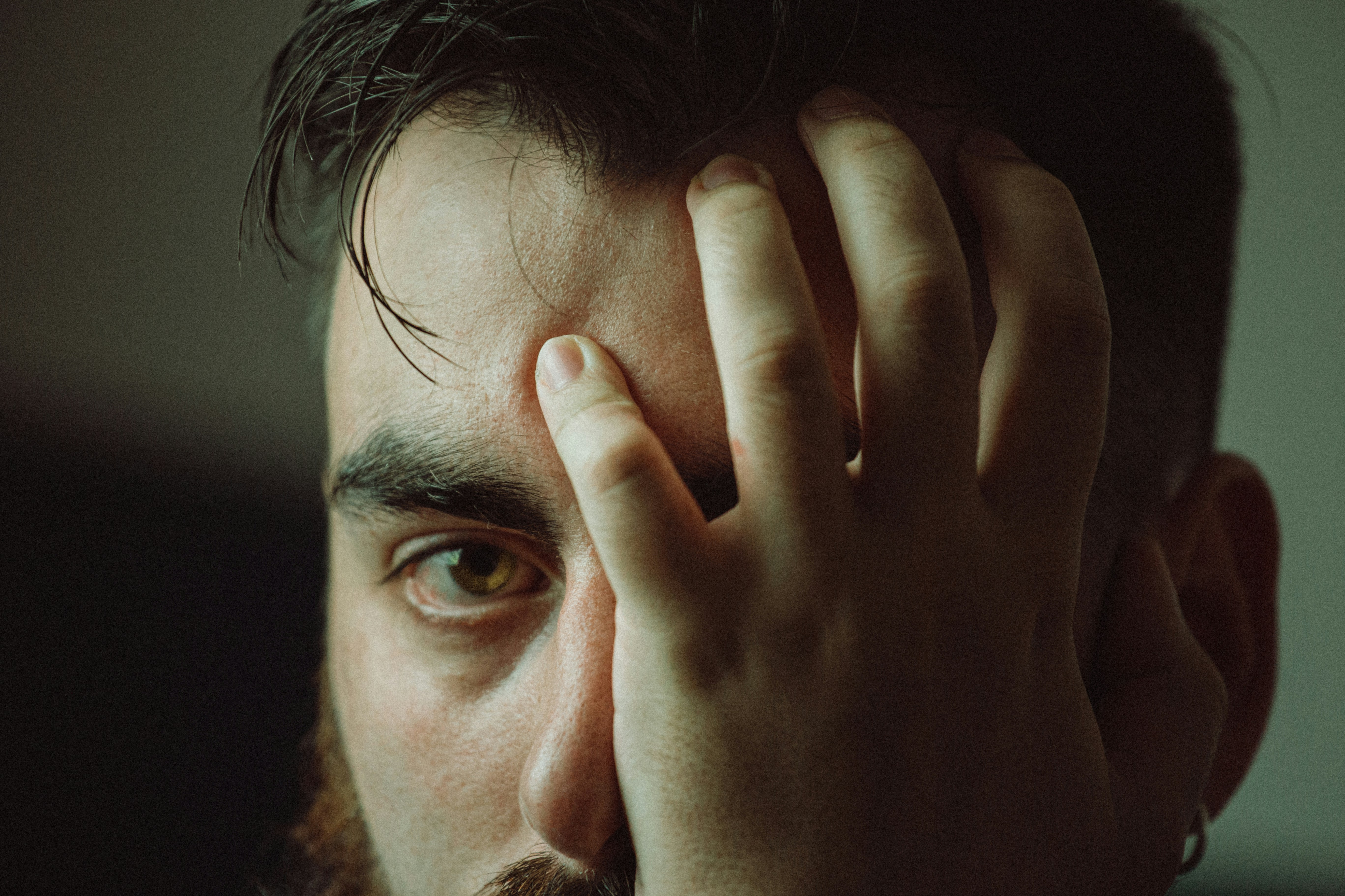 Barba Irregular: Causas y Tratamientos para Lograr un Crecimiento Uniforme.